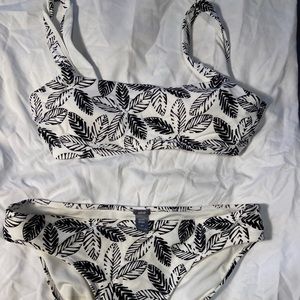 Aerie NWT bikini! Cute black and white leaf print